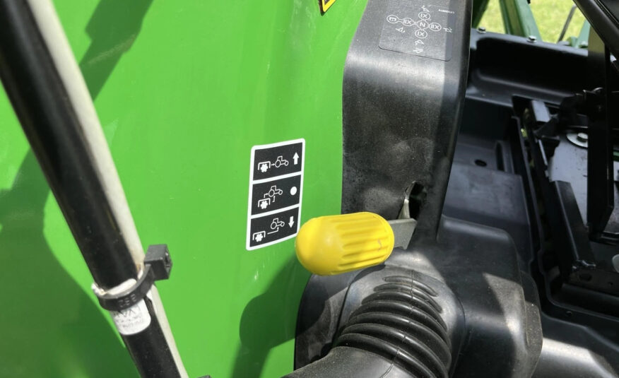 2018 John Deere 3046R