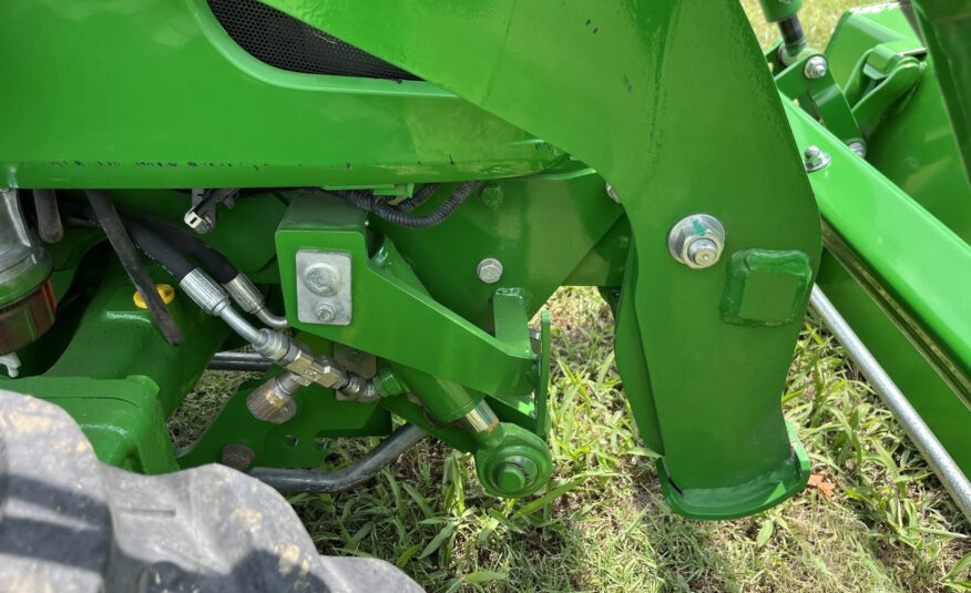 2018 John Deere 3046R